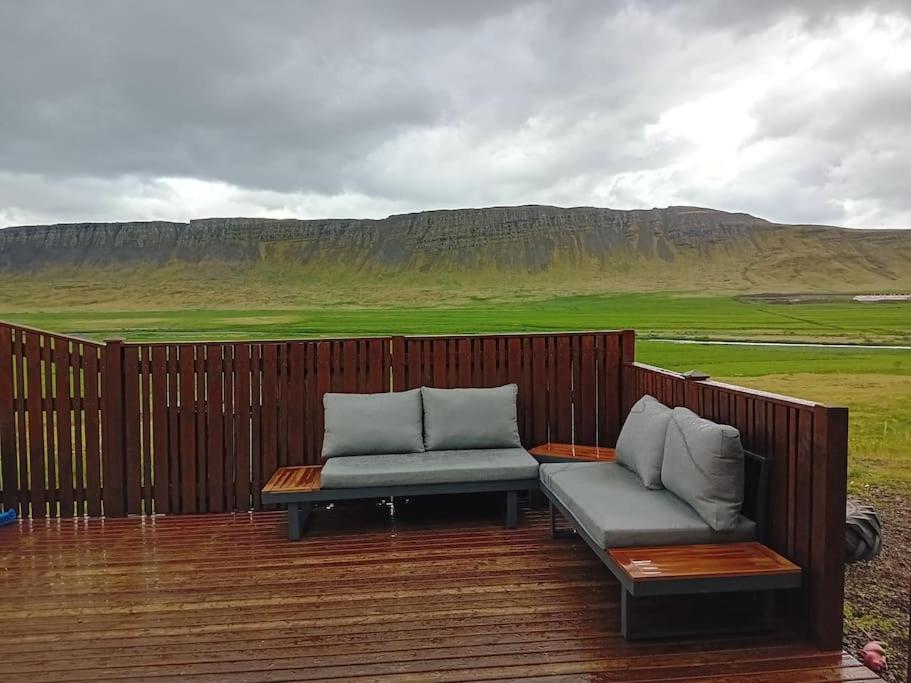 Hóll Guesthouse
