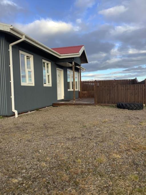Hóll Guesthouse