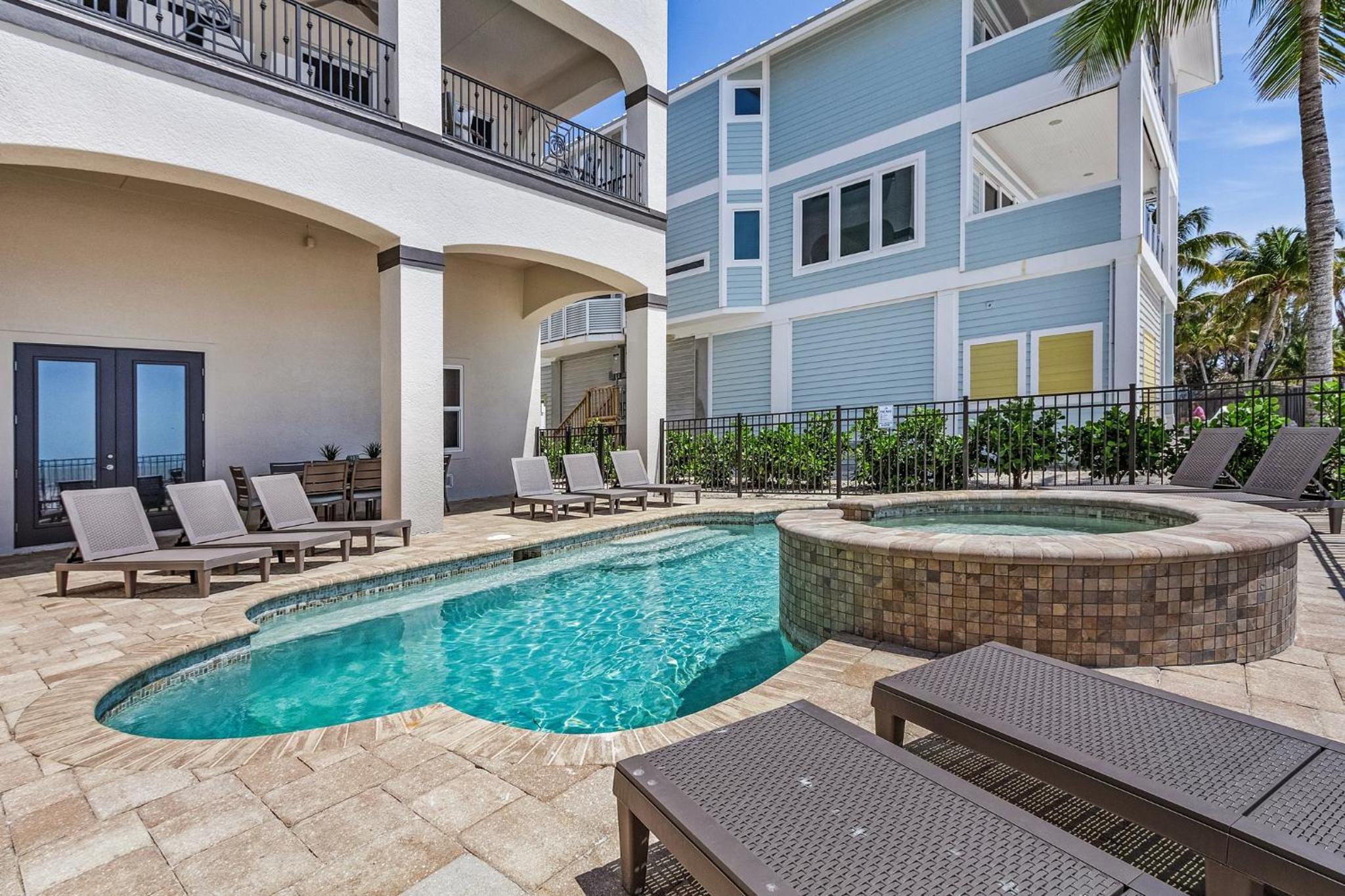 Gulf-Front 10BR Estate: Private Pools, Spas, Views