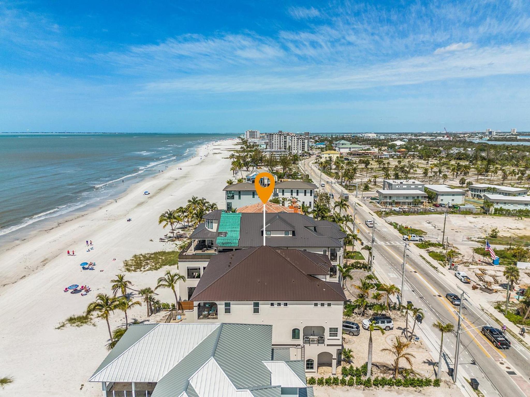 Gulf-Front 10BR Estate: Private Pools, Spas, Views