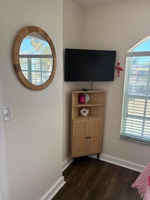 Madison Court: Pool, Spa & Walk to the Beach!