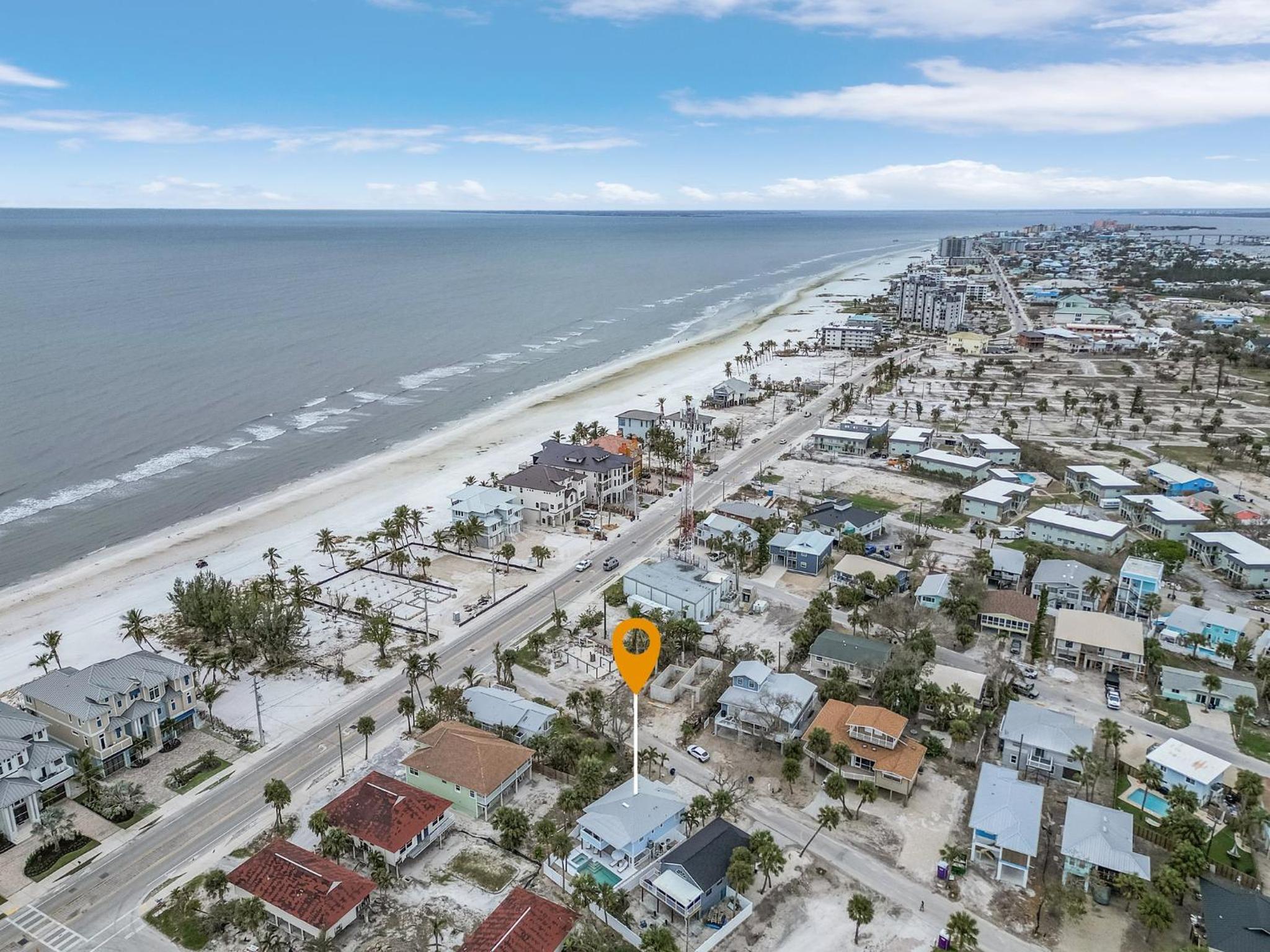 Madison Court: Pool, Spa & Walk to the Beach!