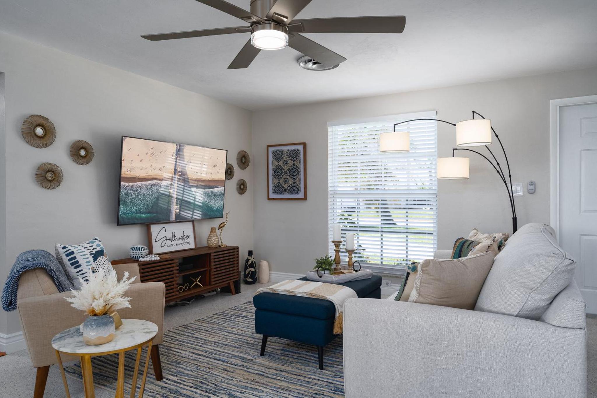 Stylish Retro 3BR: Screened Patio, Outdoor Grill view 4