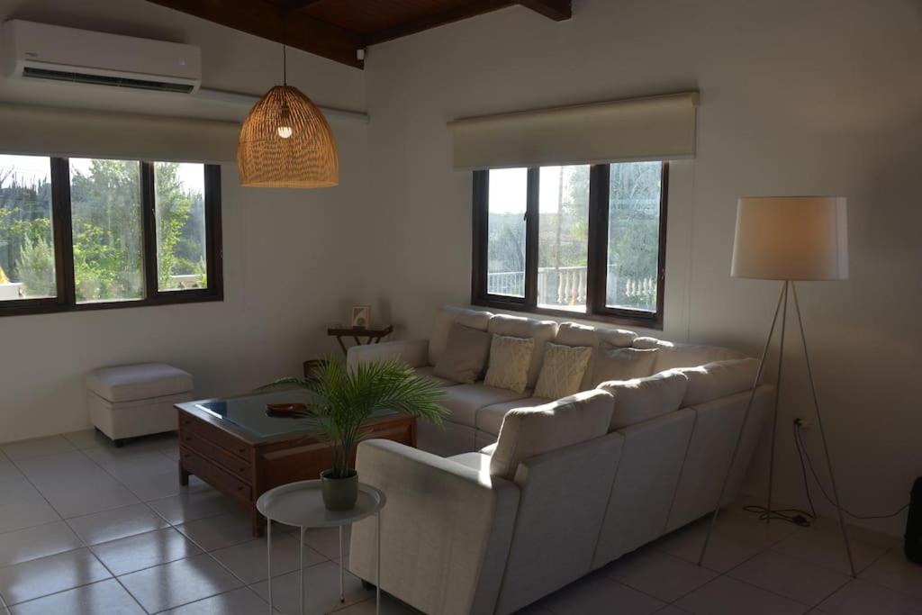 Country Hill Villa with Stunning Views