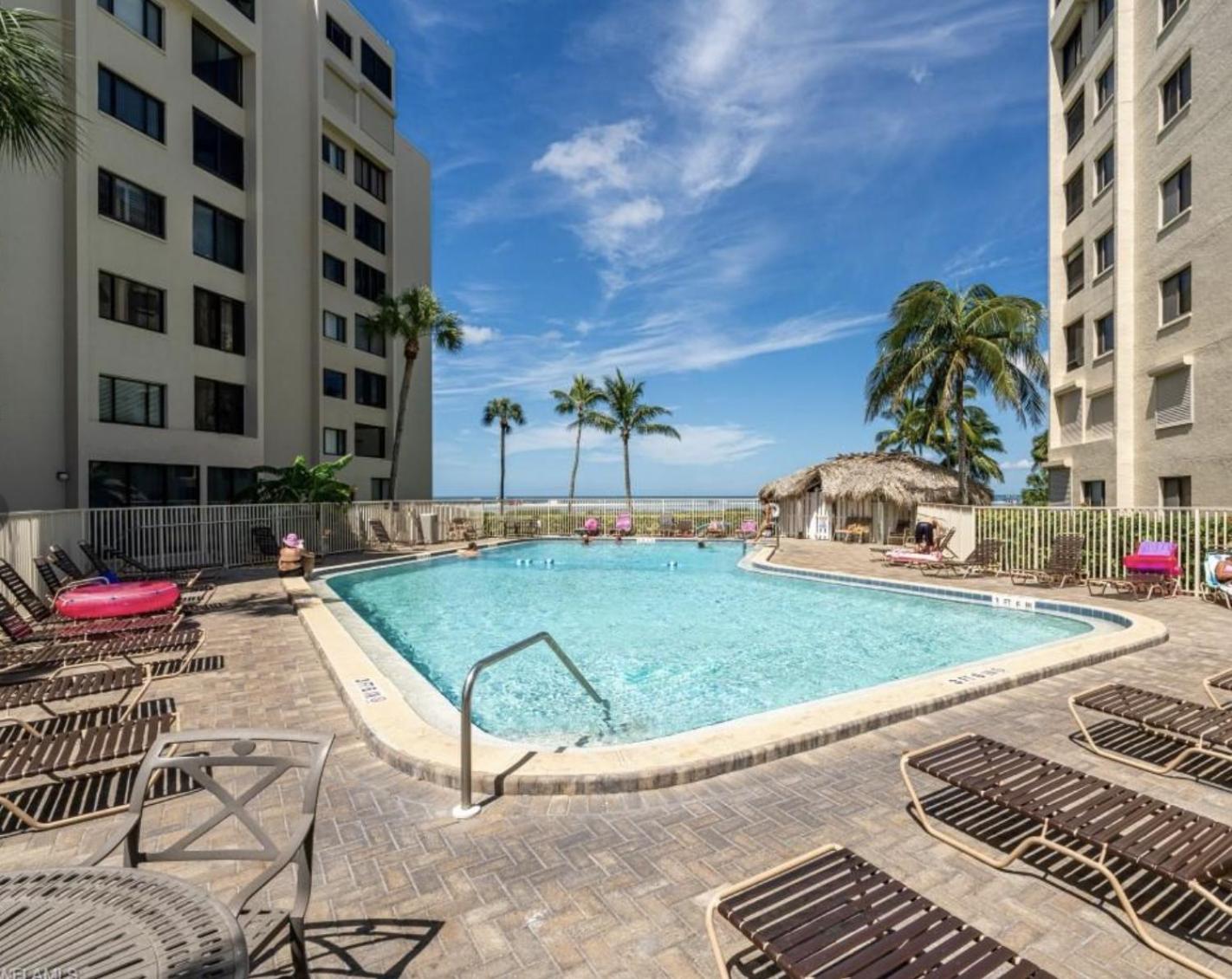 Beachfront Condo w/ Gulf Views & Pool view 4