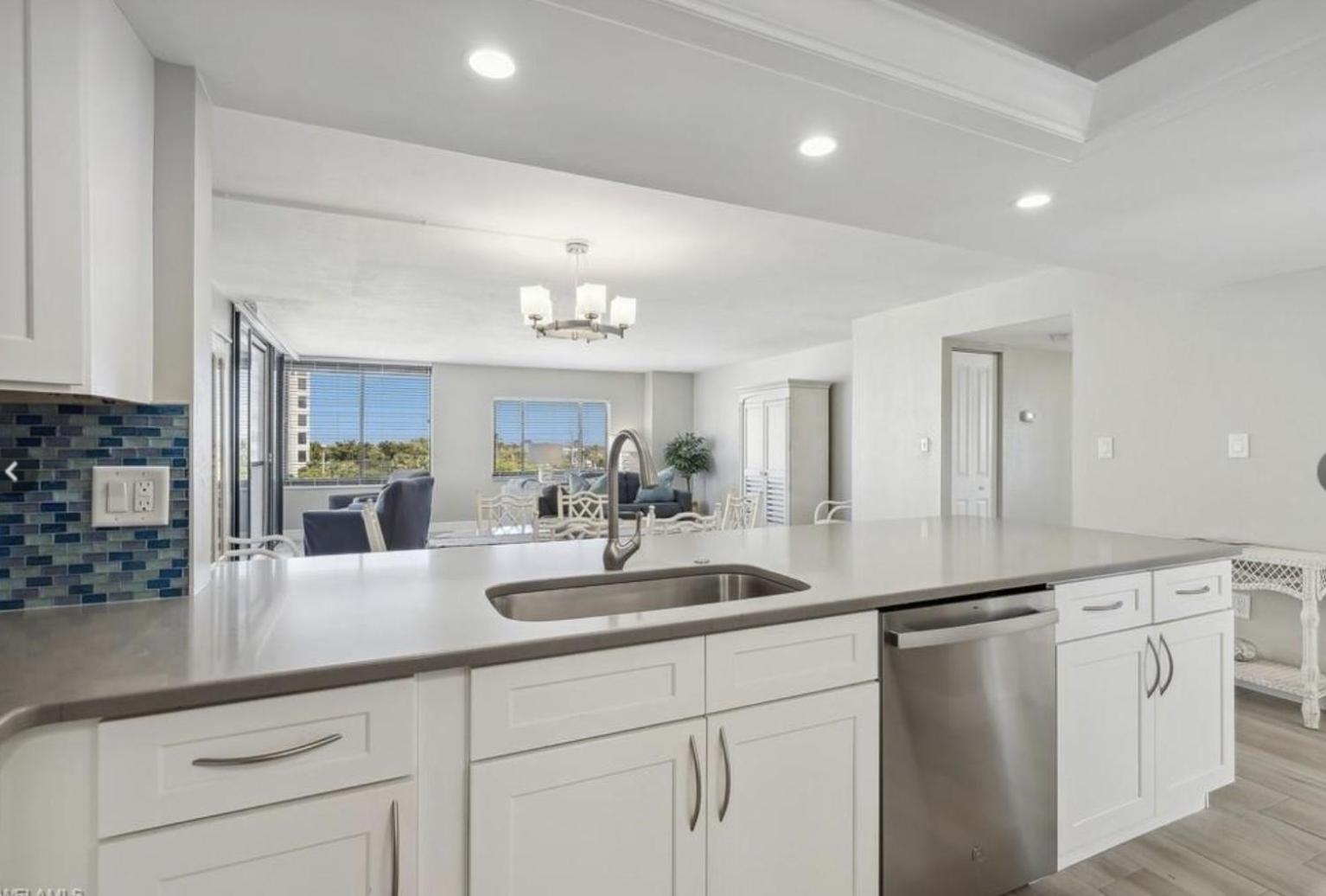 Beachfront Condo w/ Gulf Views & Pool view 5