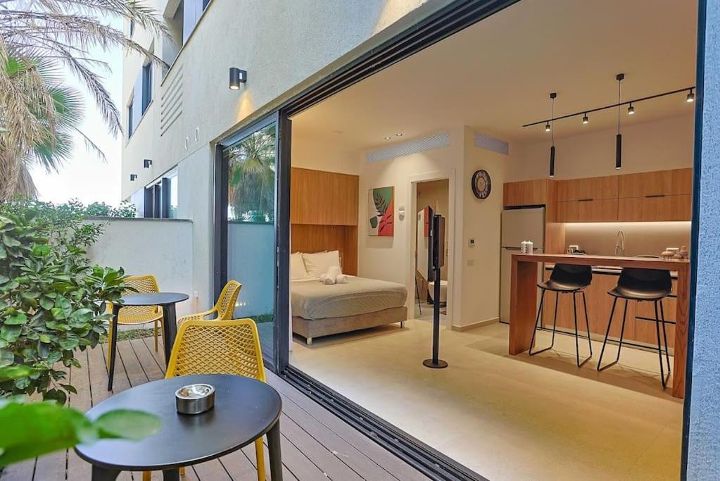 Luxury Garden Studio Apartment 2