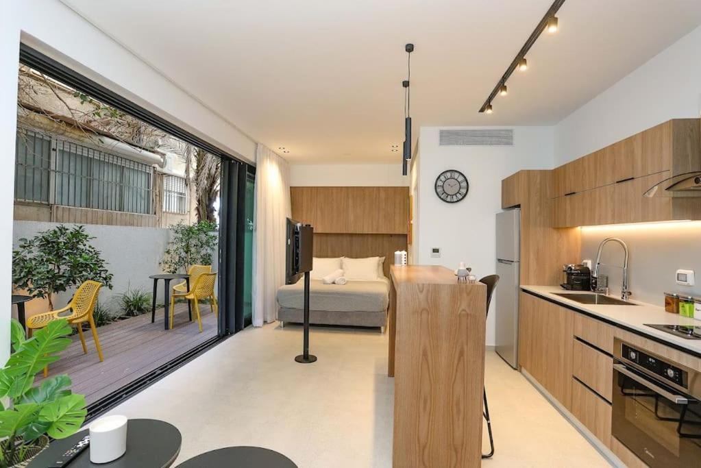 Luxury Garden Studio Apartment 2