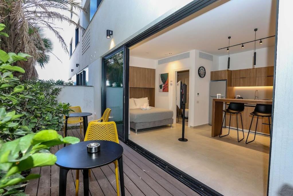 Luxury Garden Studio Apartment 2