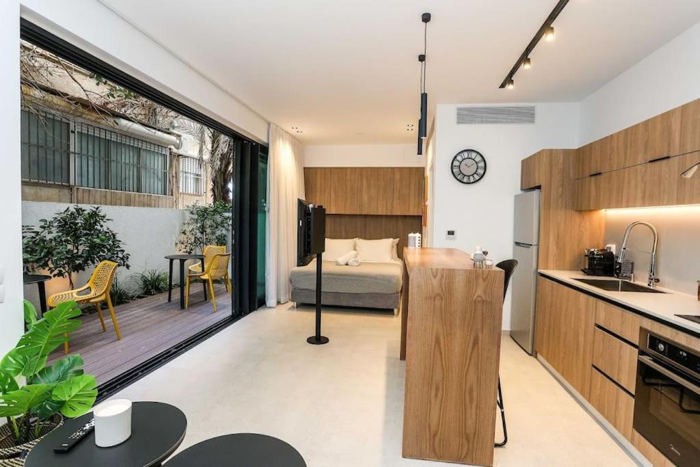 Luxury Garden Studio Apartment 2