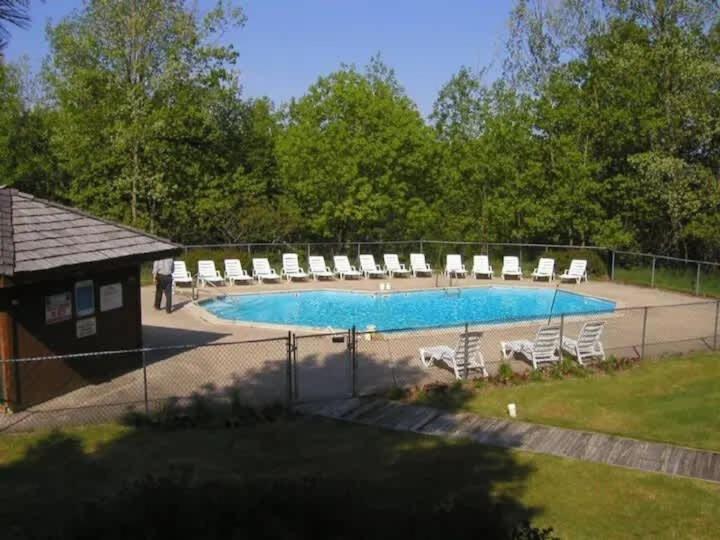 New, condo stunning Lake View view 2