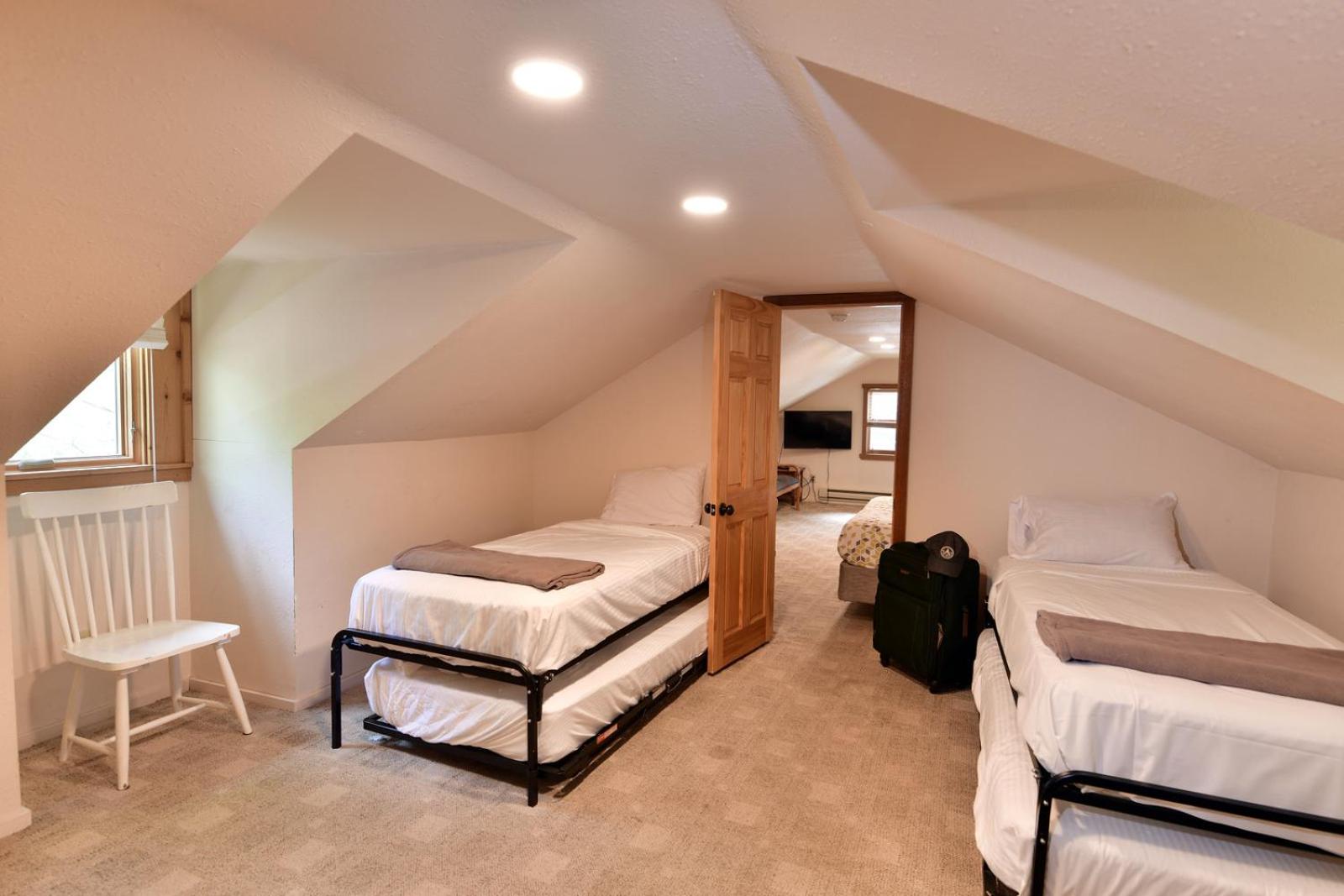 Delton Oaks Resort Motel