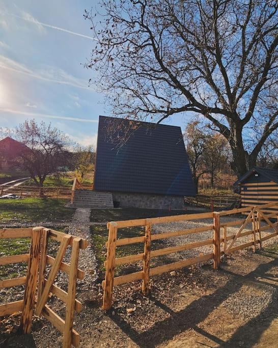 Old Nut Cabin