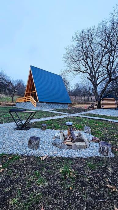 Old Nut Cabin