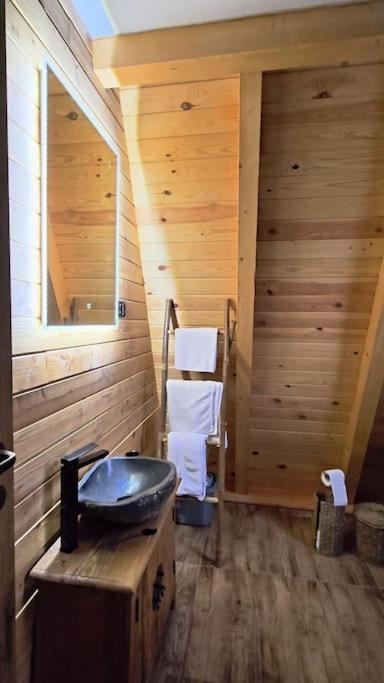Old Nut Cabin