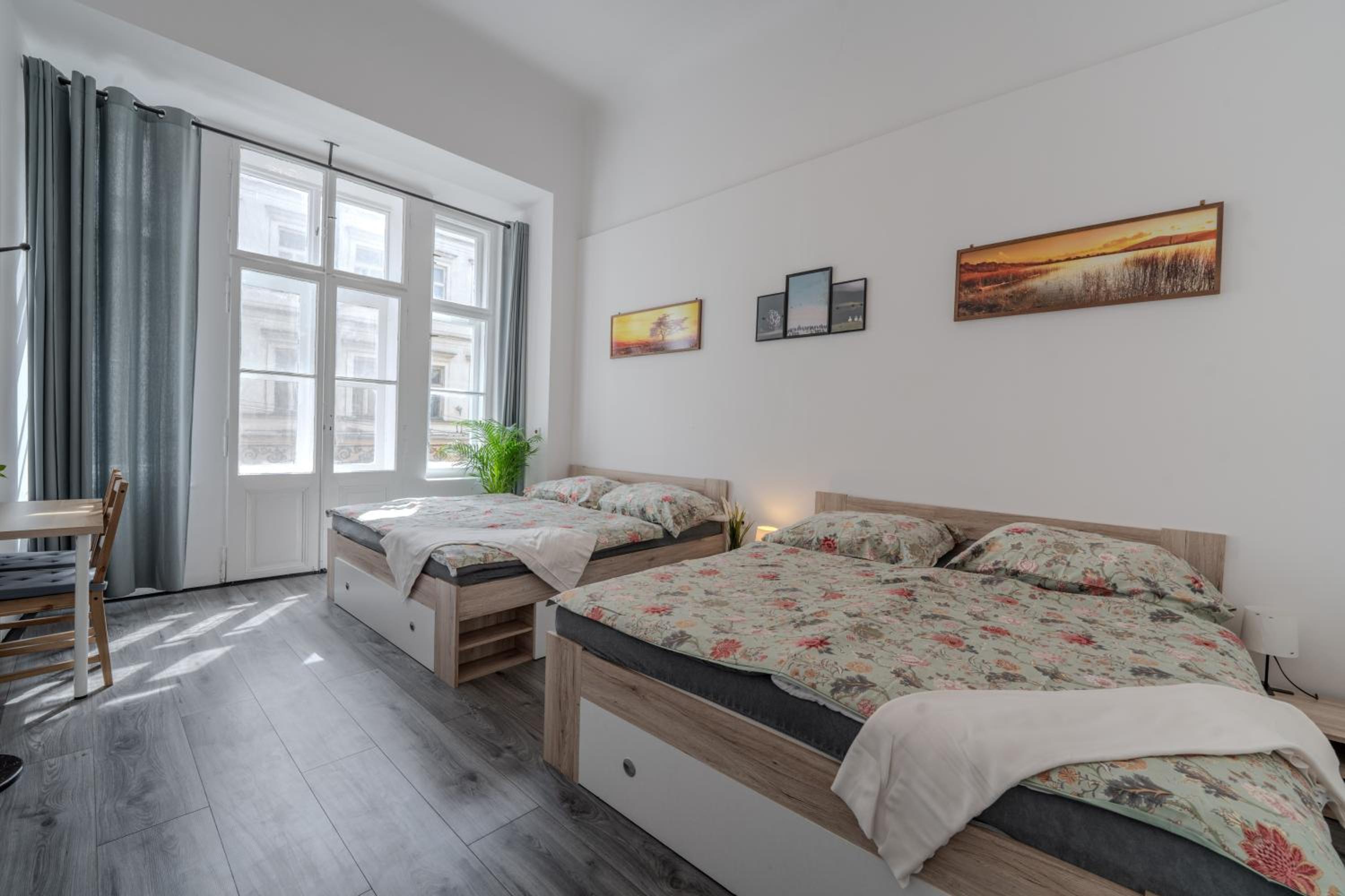 Large Historic Home by Charles Bridge & Parking