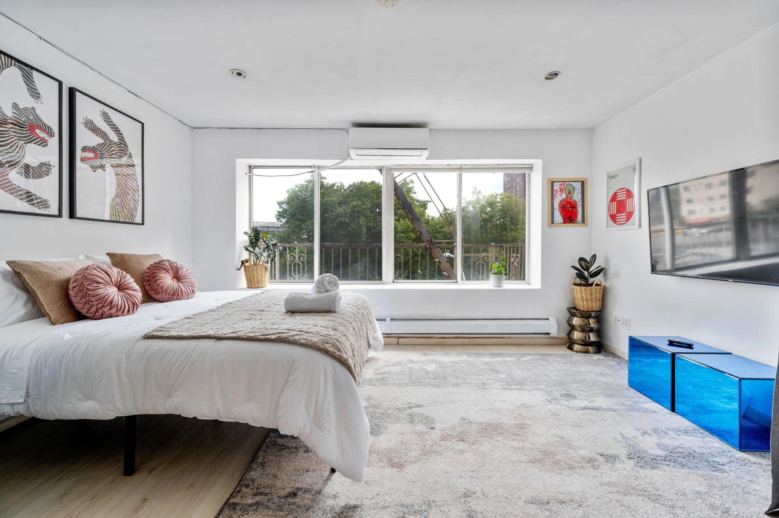 Chinatown Essential 2 Bedroom 900 square feet