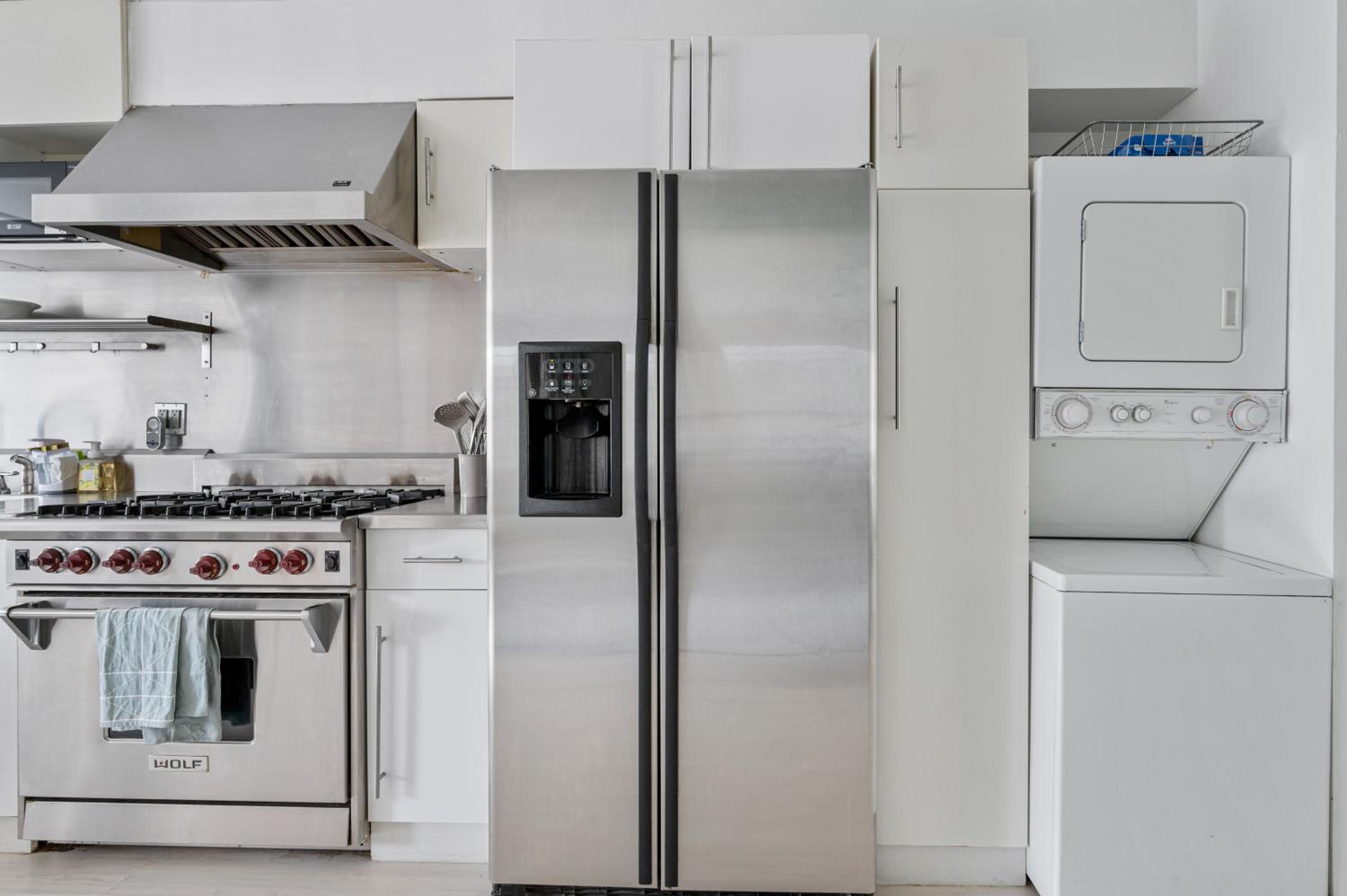 Chinatown Essential 2 Bedroom 900 square feet