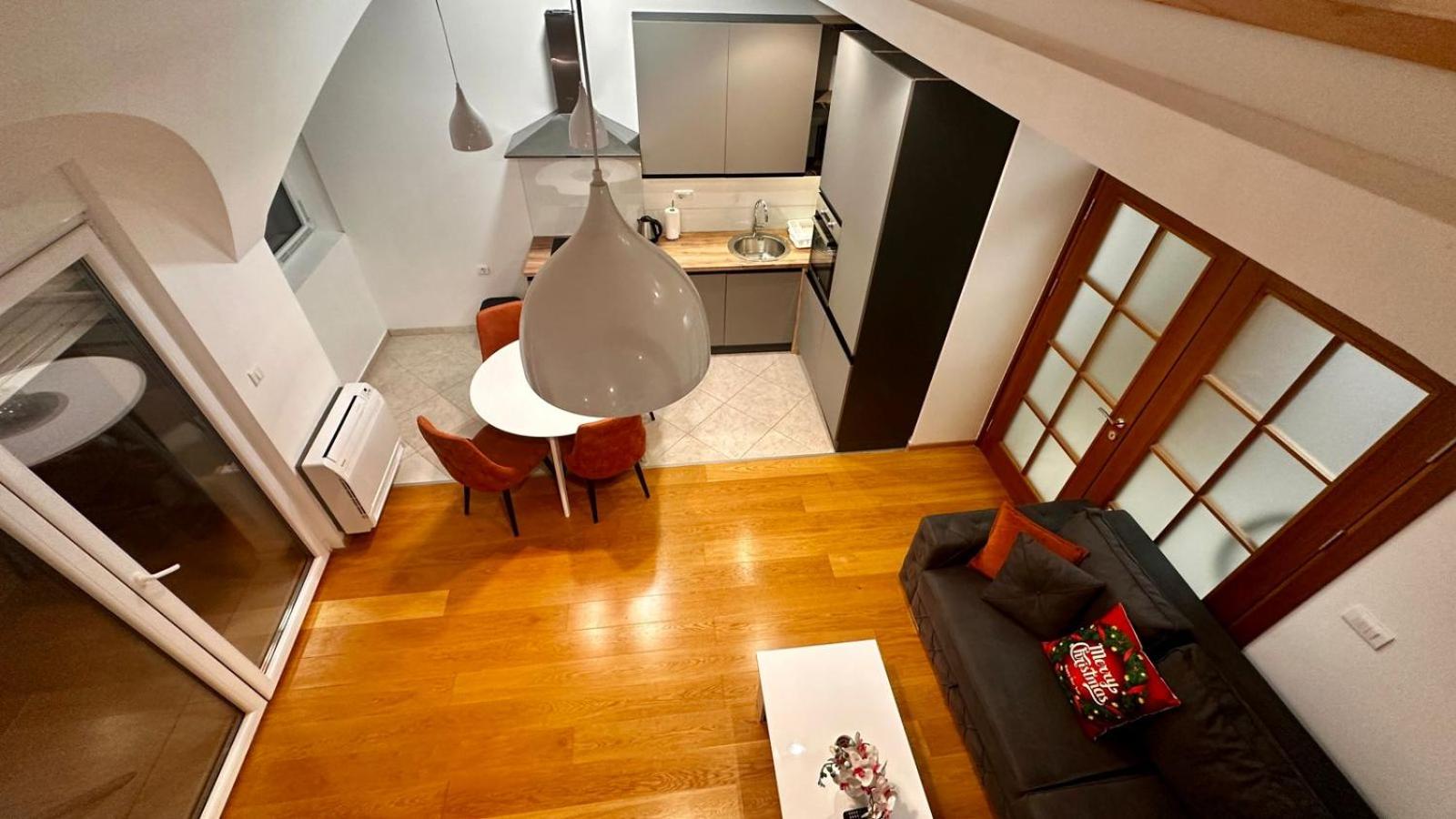 Apartment in the city center view 2