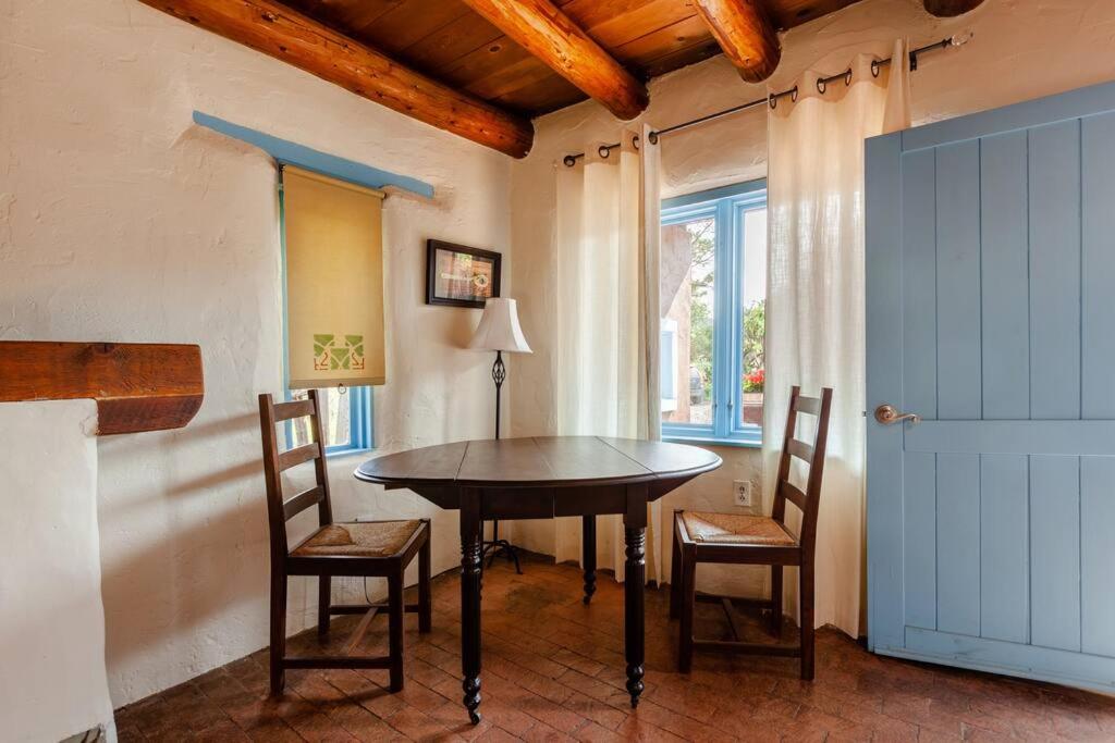 Casita Azul: Cozy Historic Adobe Retreat in Santa Fe view 4