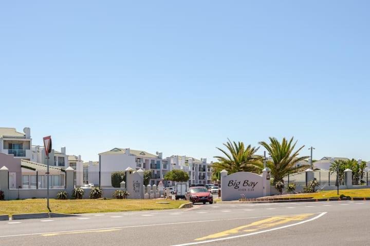Caline-V Luxury beach Front Flat