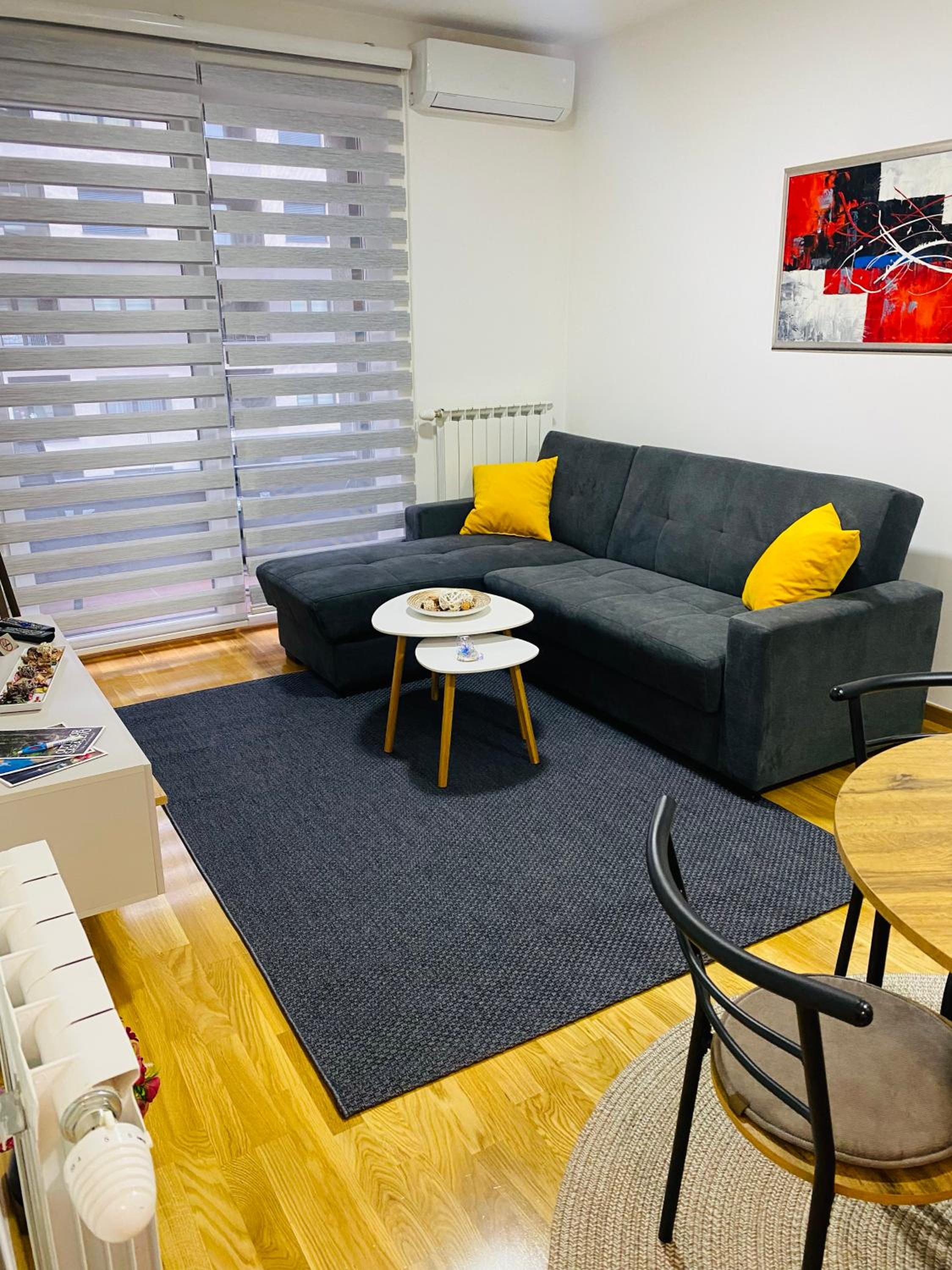 Atmartments EtnA Bulevar, Free Private Parking view 2