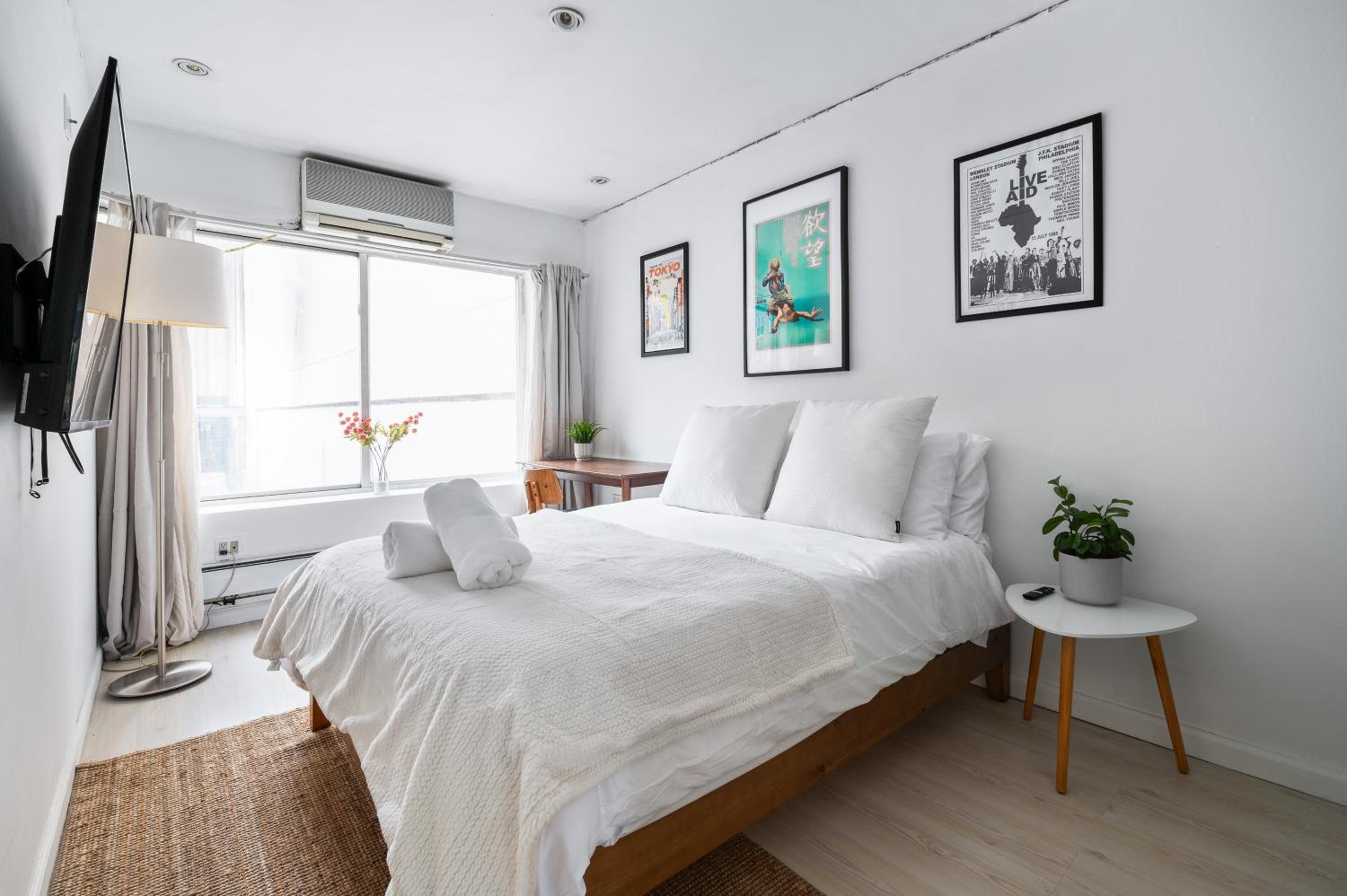 Chinatown Essential 2 Bedroom 900 square feet