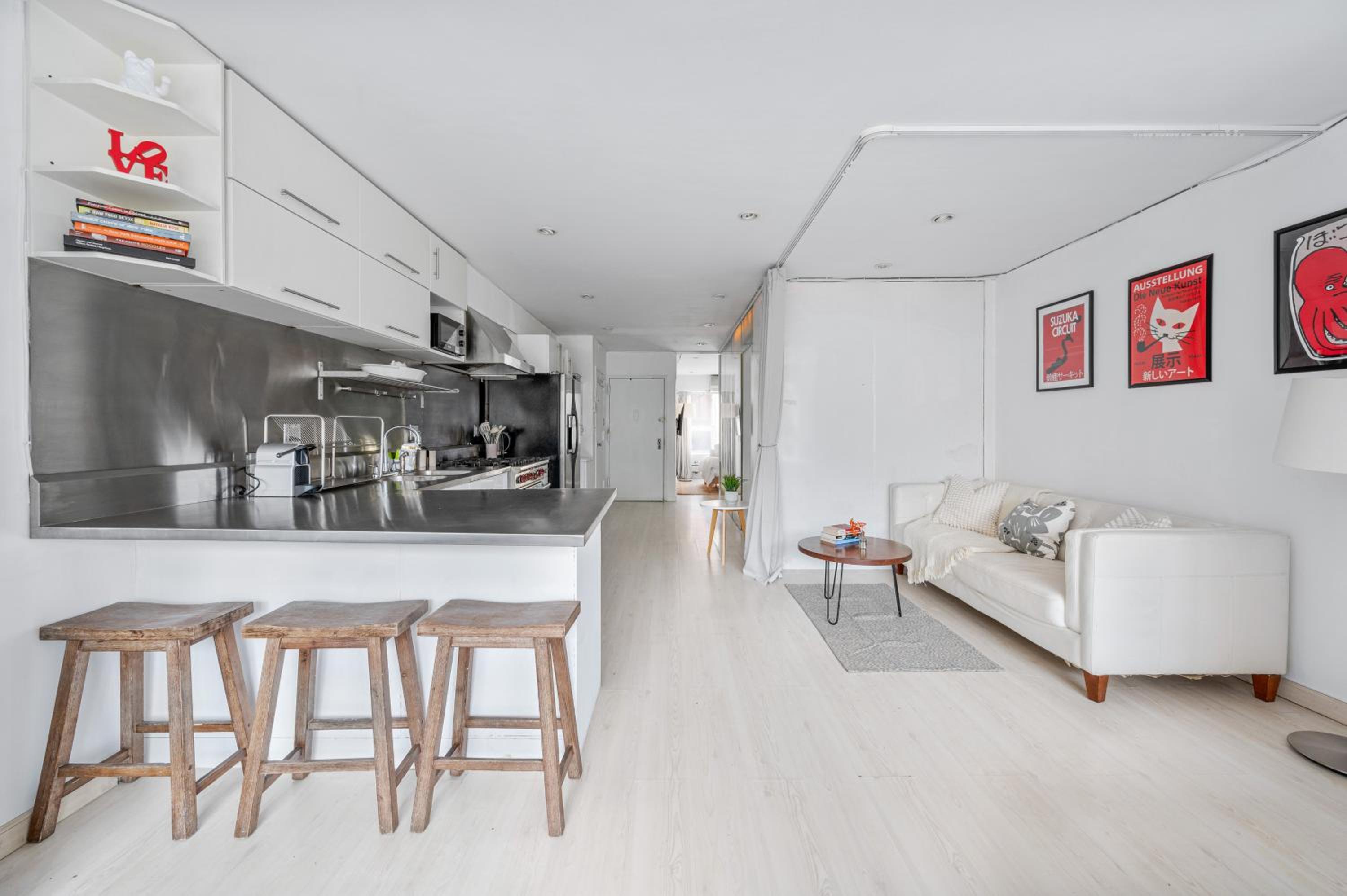 Chinatown Essential 2 Bedroom 900 square feet