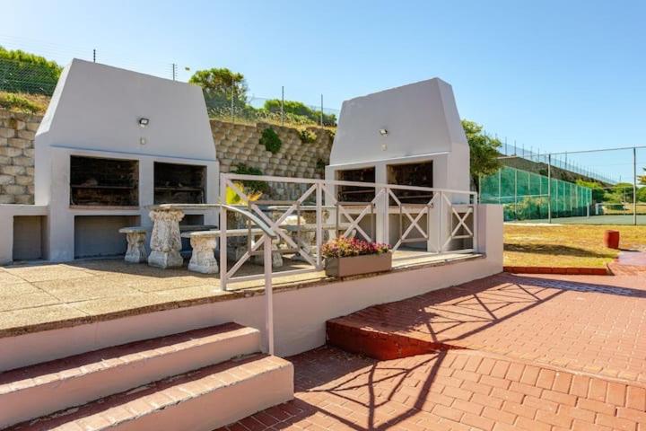 Caline-V Luxury beach Front Flat