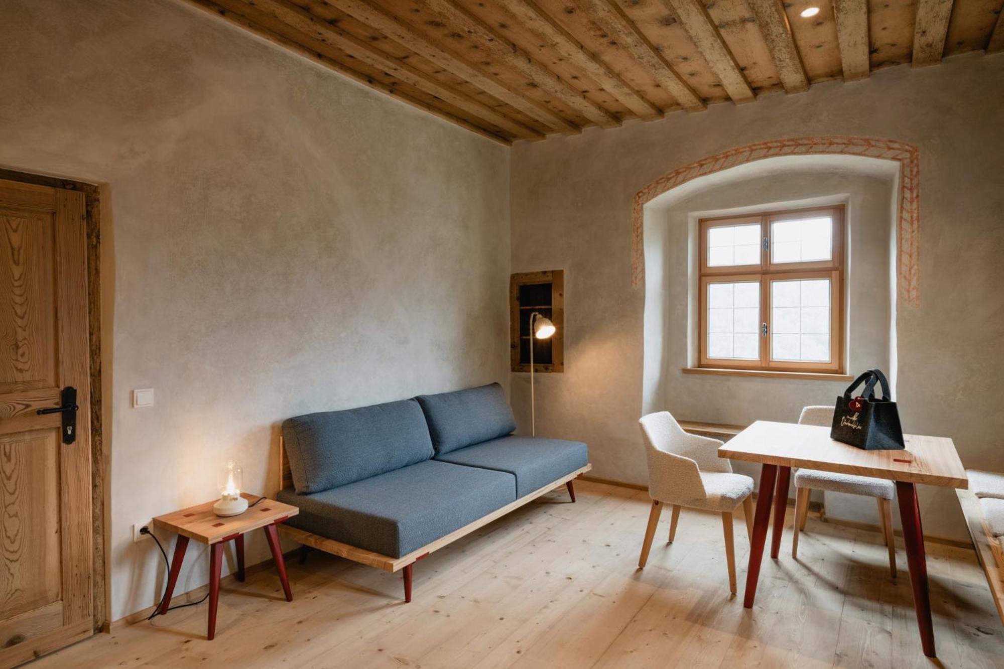OBERBUCHFELDER historic farmhouse