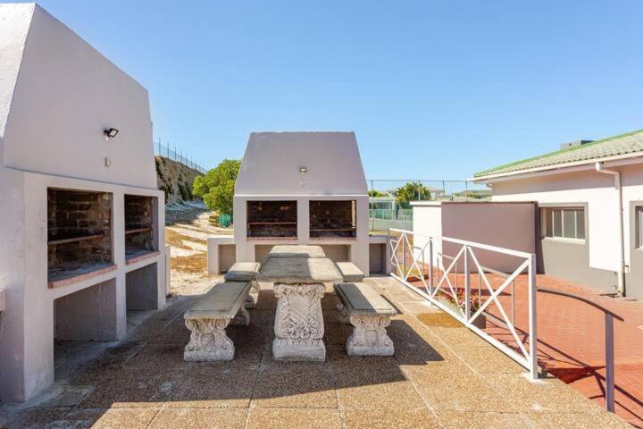 Caline-V Luxury beach Front Flat