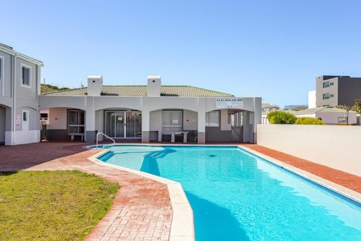Caline-V Luxury beach Front Flat