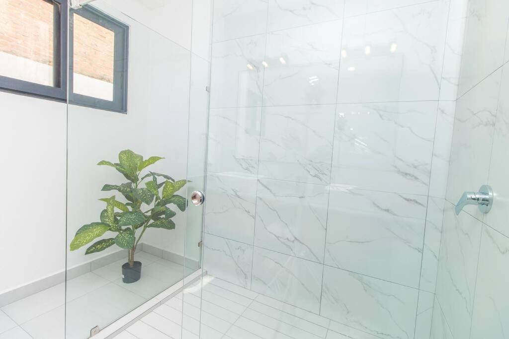 Stylish Condo with Rooftop Pool & Modern Amenities view 4