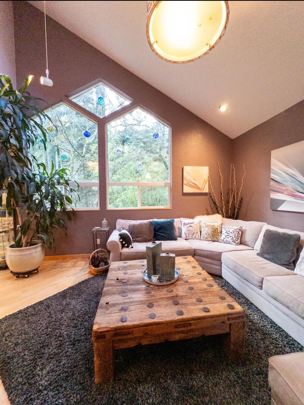 Albany Vacations - The Mountain House - Property Image 1