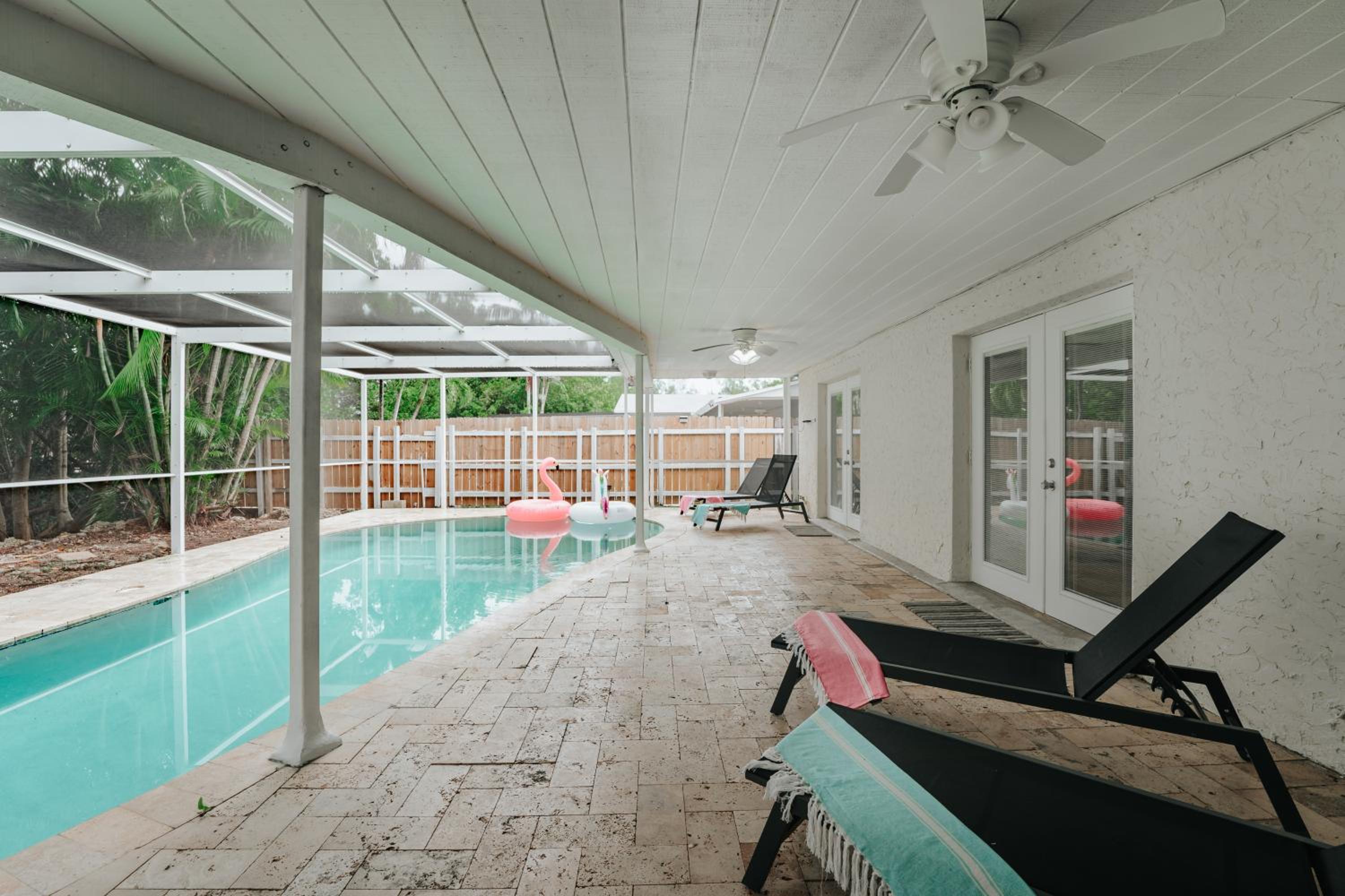 Beautiful Aventura Villa Sleeps 26