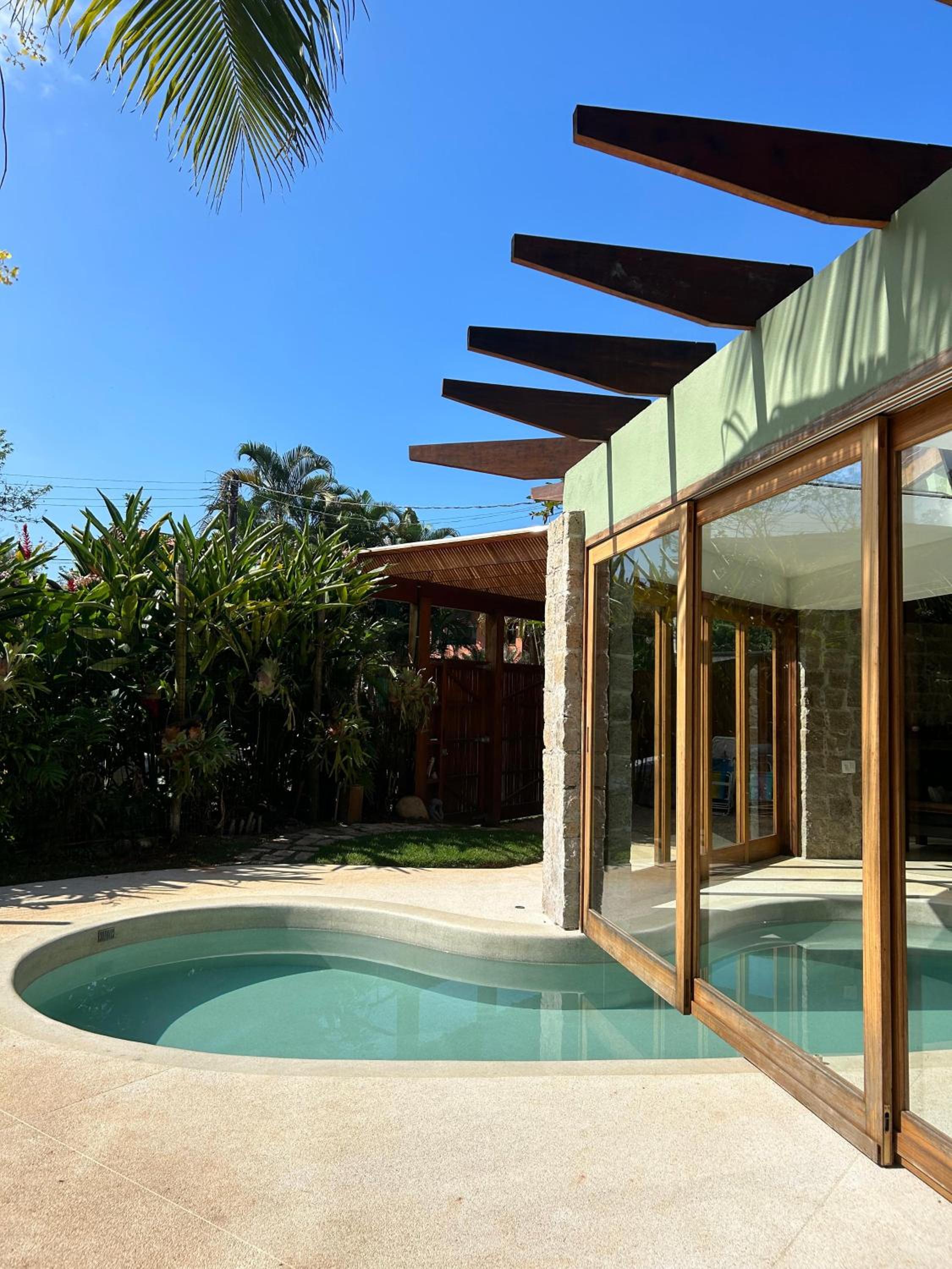 Casa em Itamambuca - conforto e luxo a beira mar