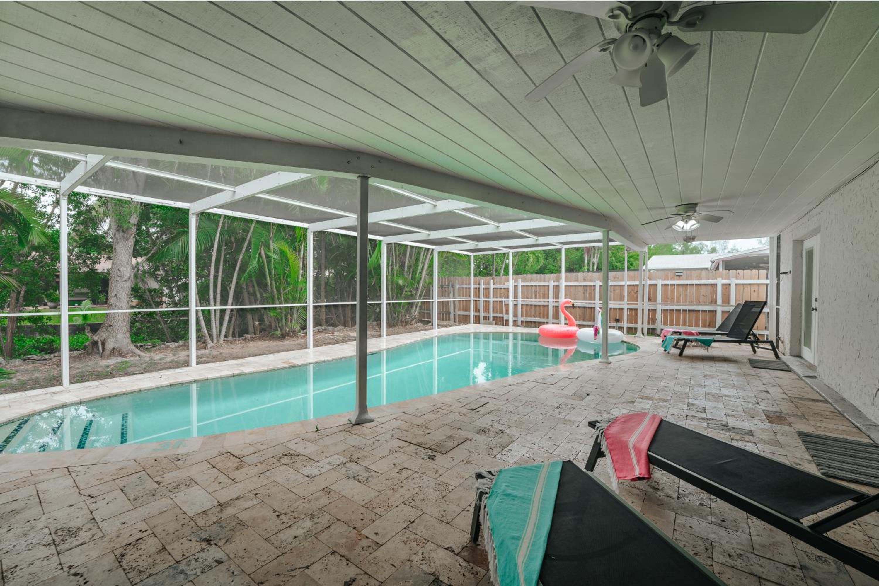 Beautiful Aventura Villa Sleeps 26