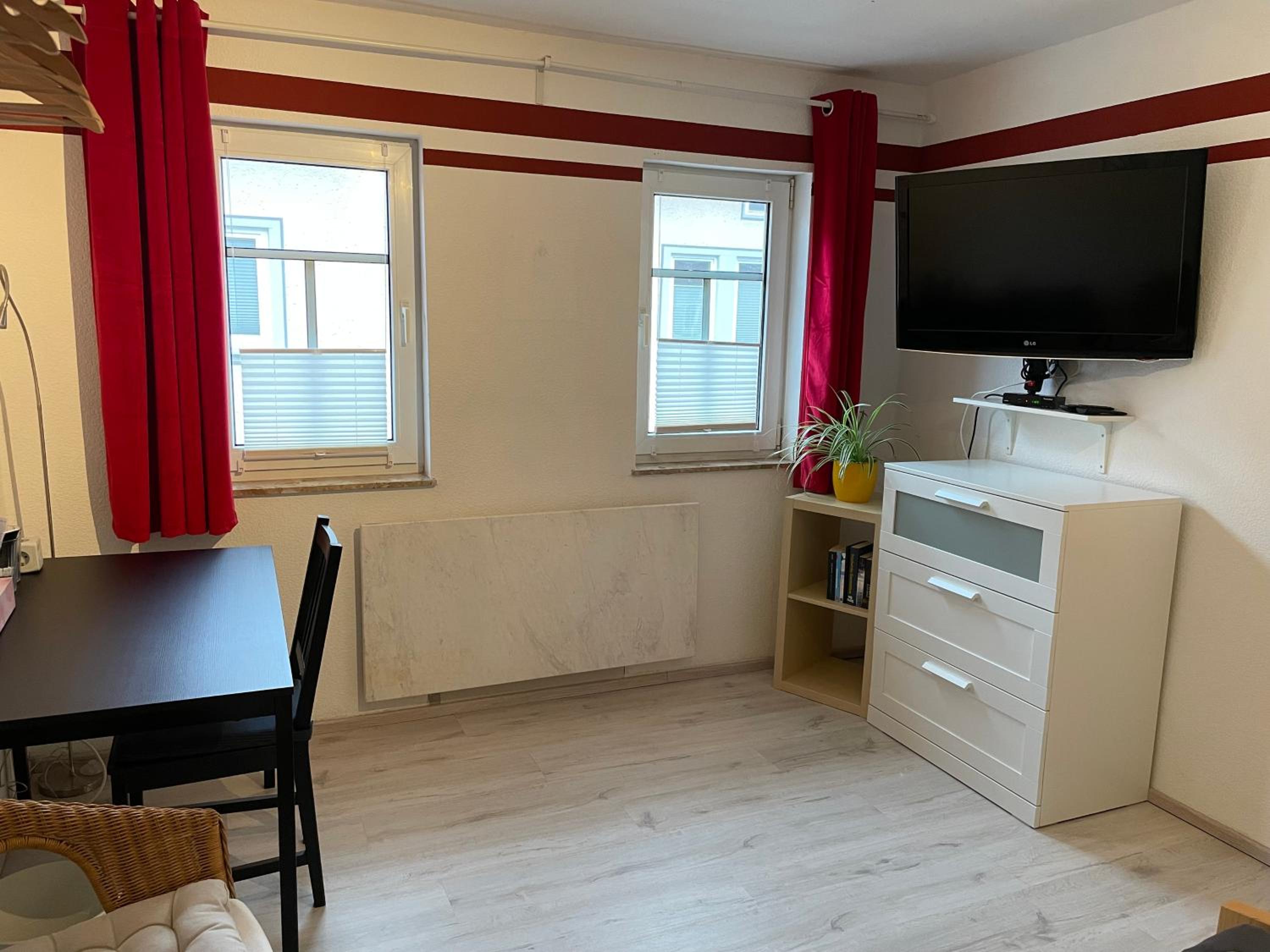 OM Exklusives Zimmer, WLAN, geteiltes Bad und Küche