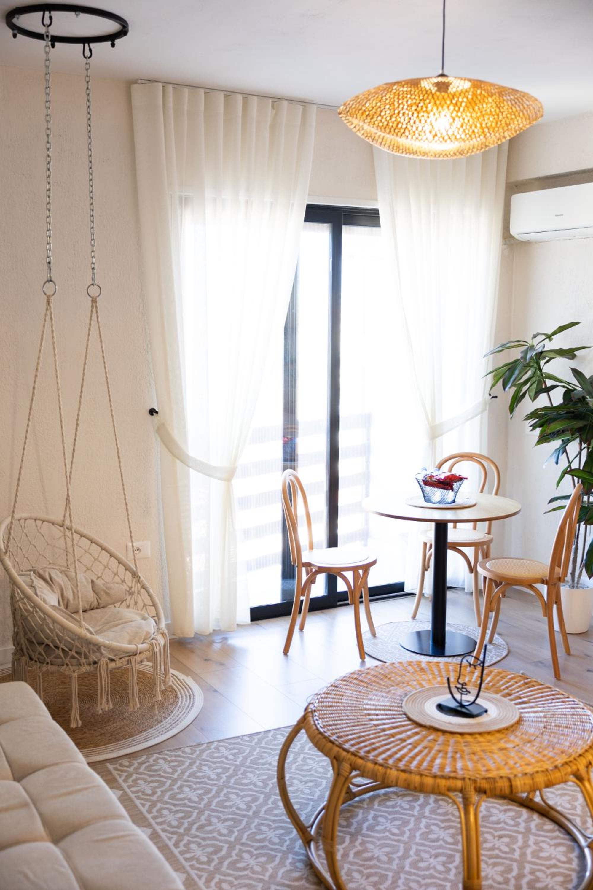 Boho Central Apartment