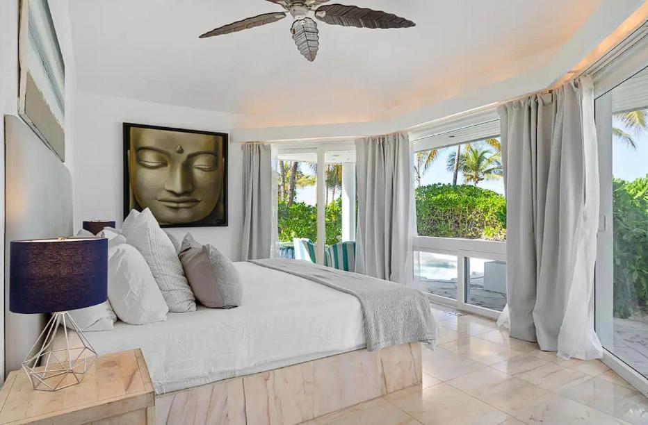 Perfect Beachfront Beautiful House !