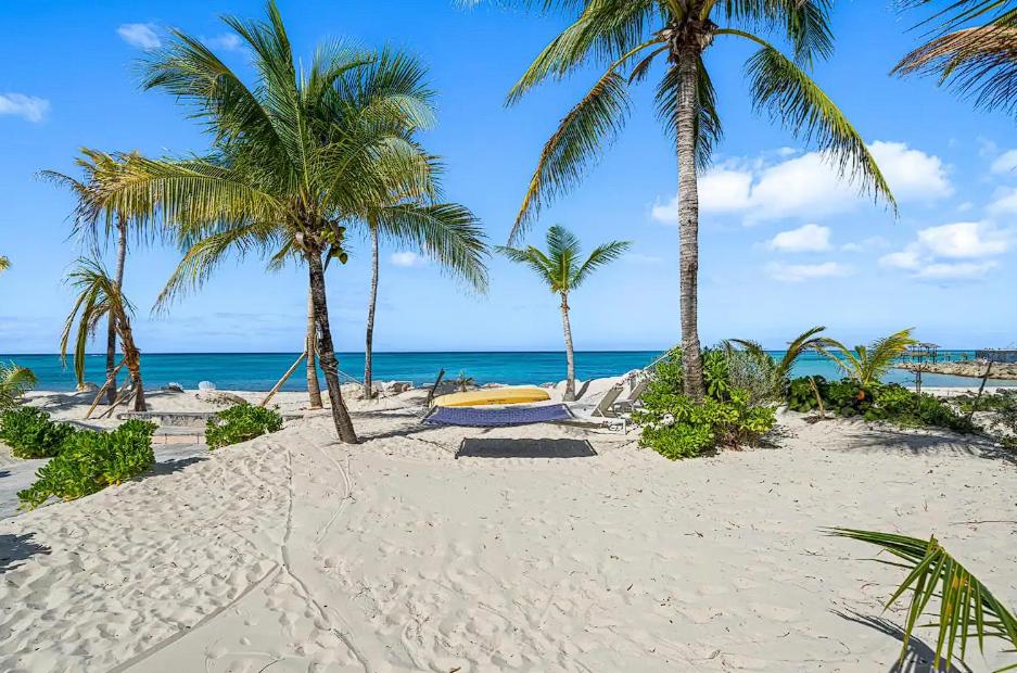 Perfect Beachfront Beautiful House !