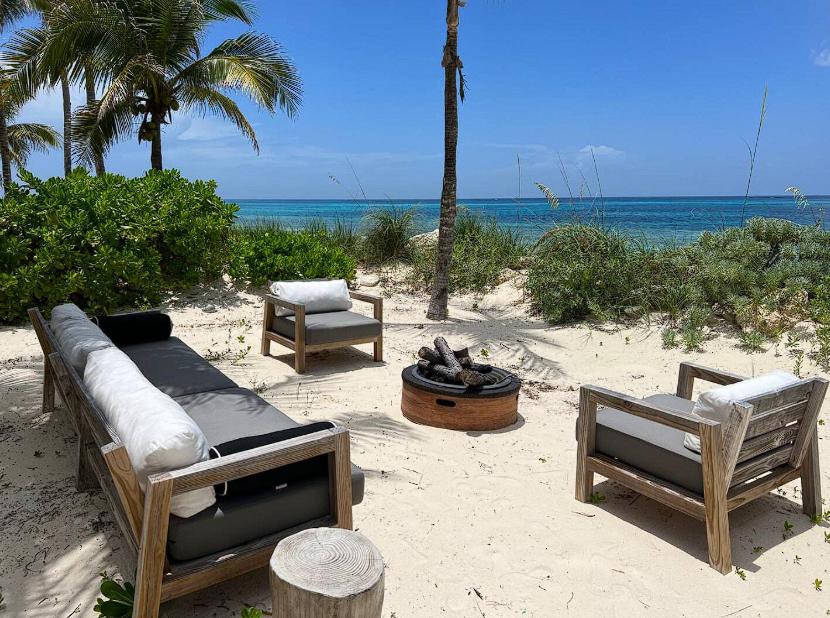 Perfect Beachfront Beautiful House !