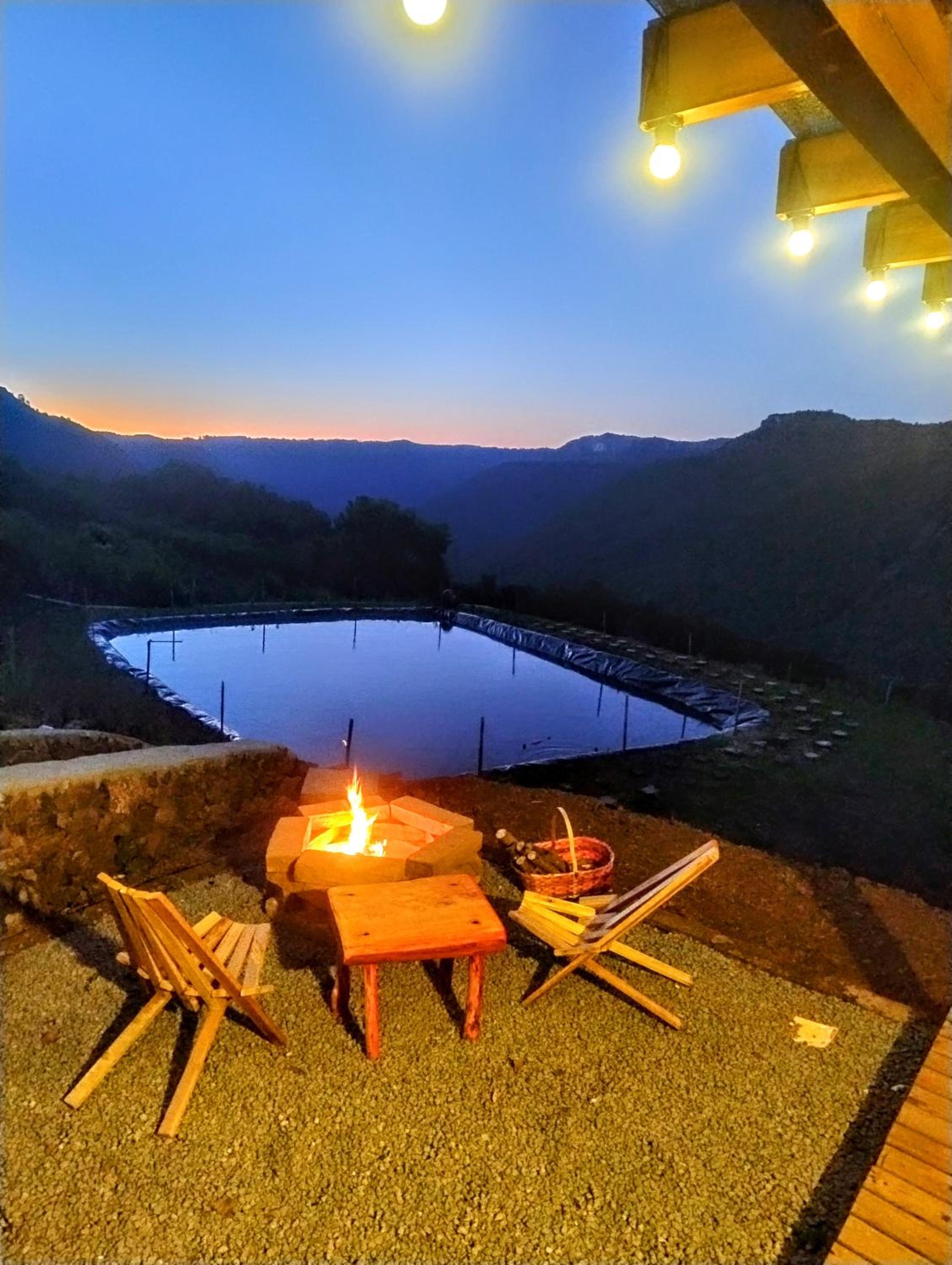 Chalé romântico com vista e banheira