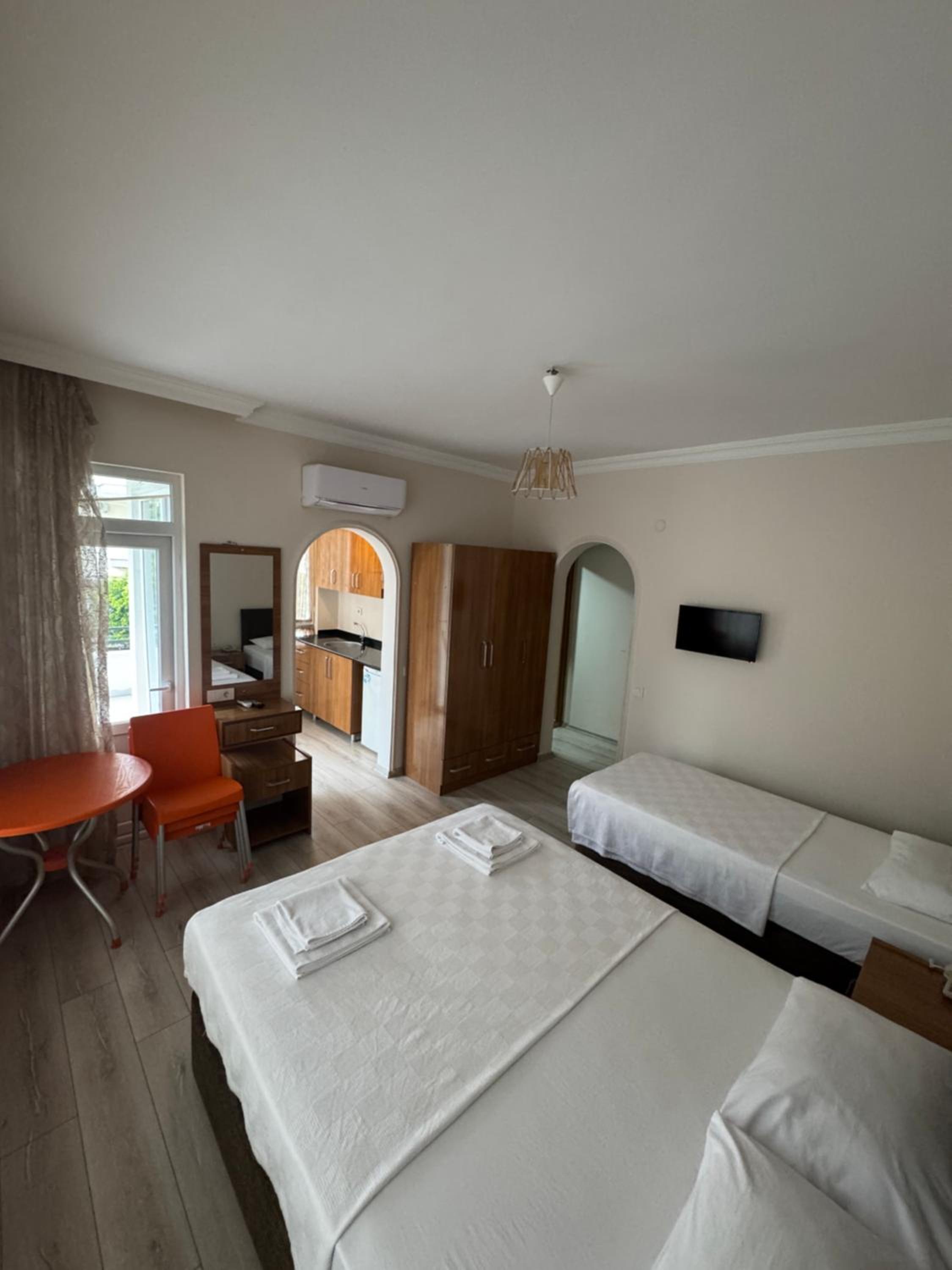 Christina Apart Otel