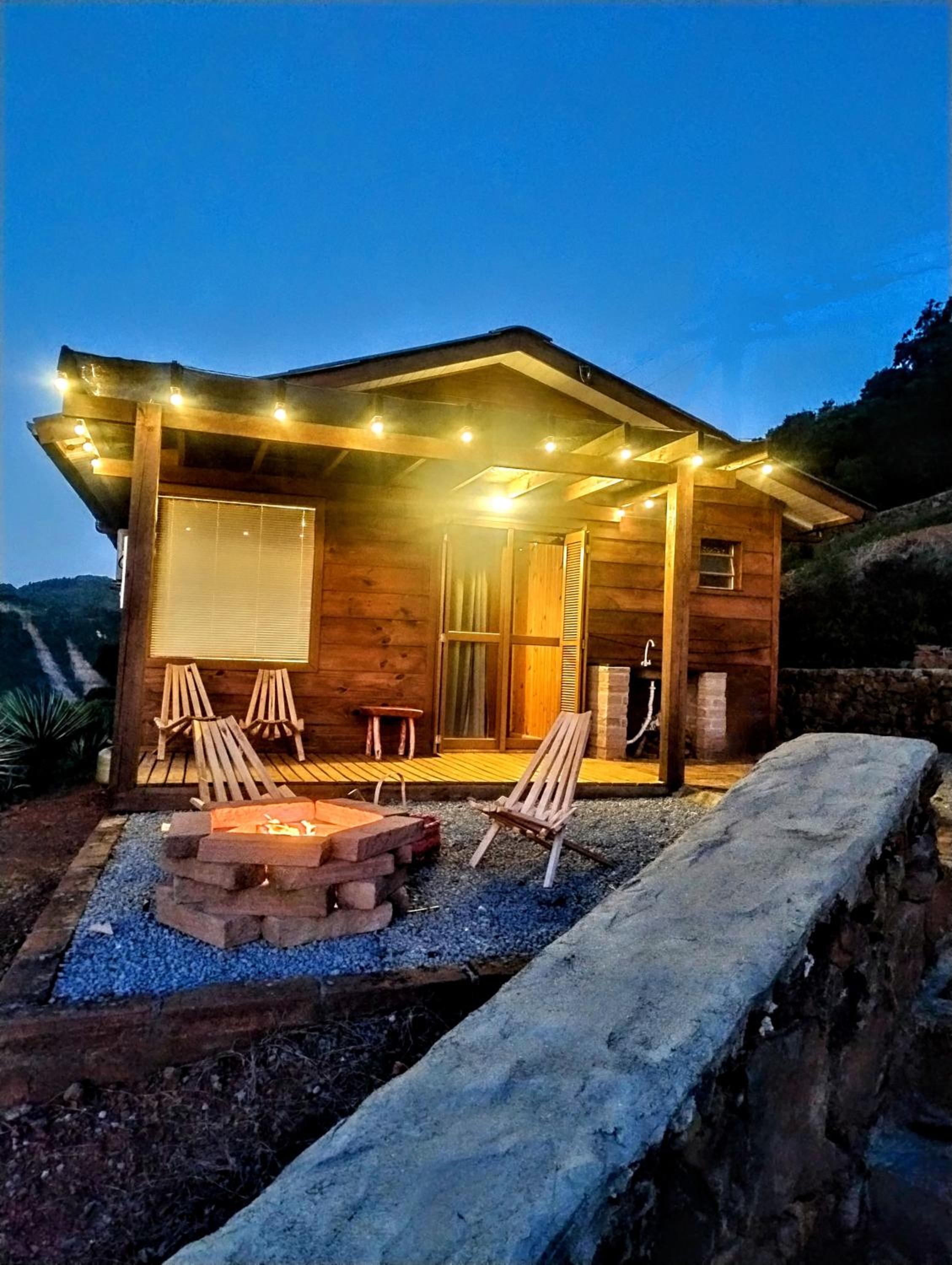 Chalé romântico com vista e banheira