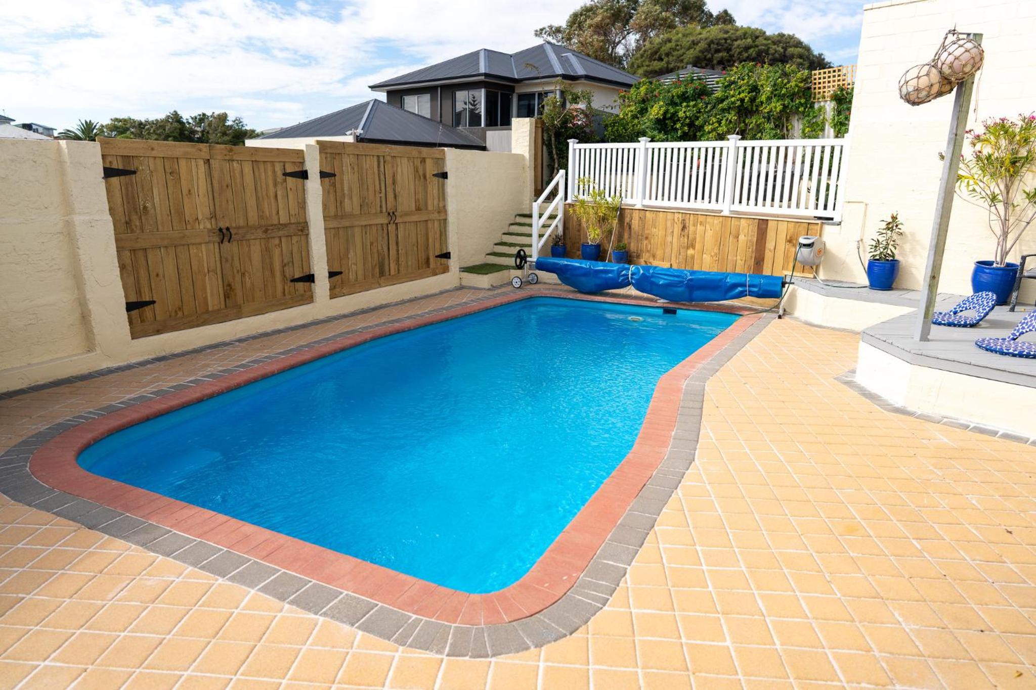 Quinns Beach Mansion Apartment 1