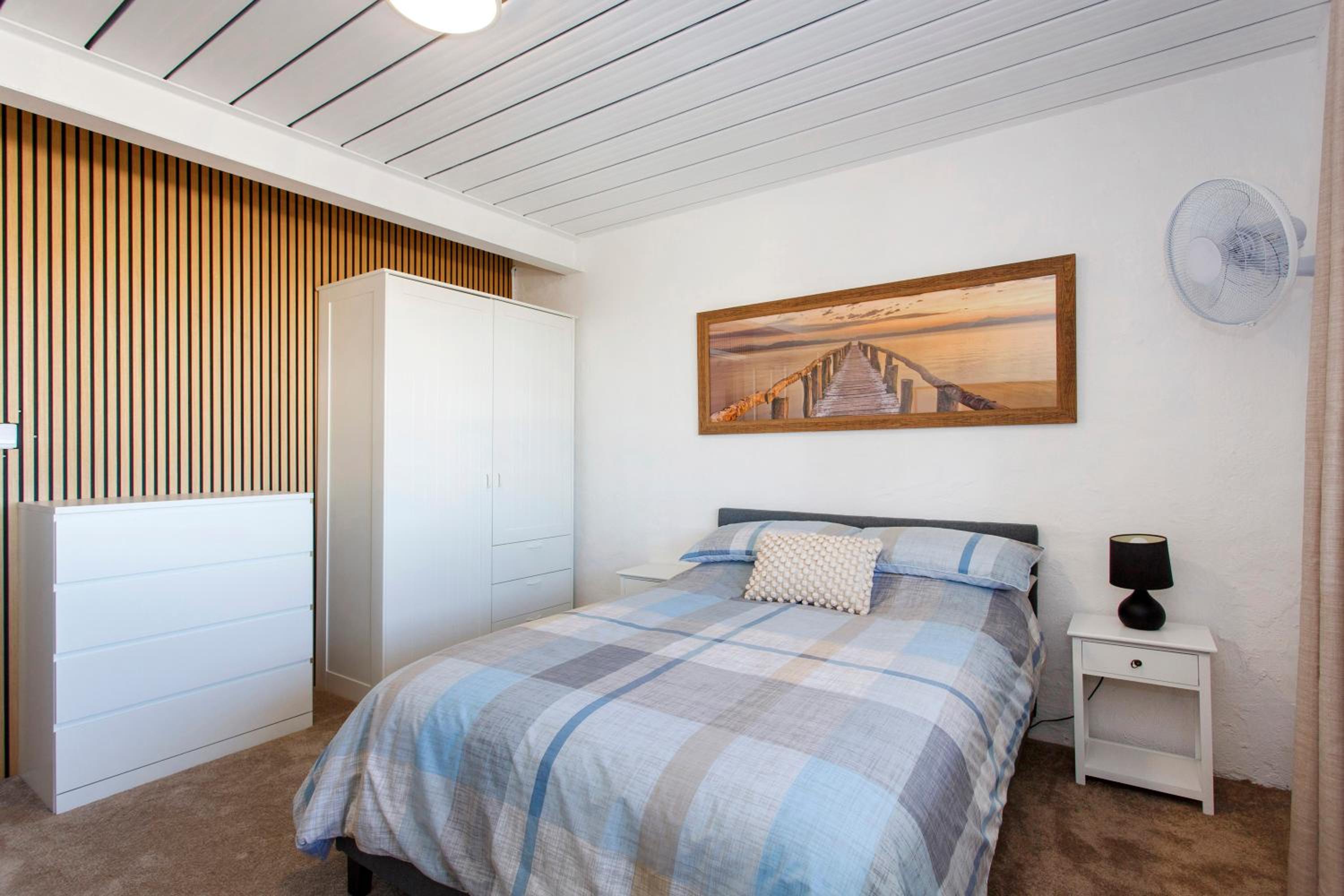 Quinns Beach Mansion Apartment 1
