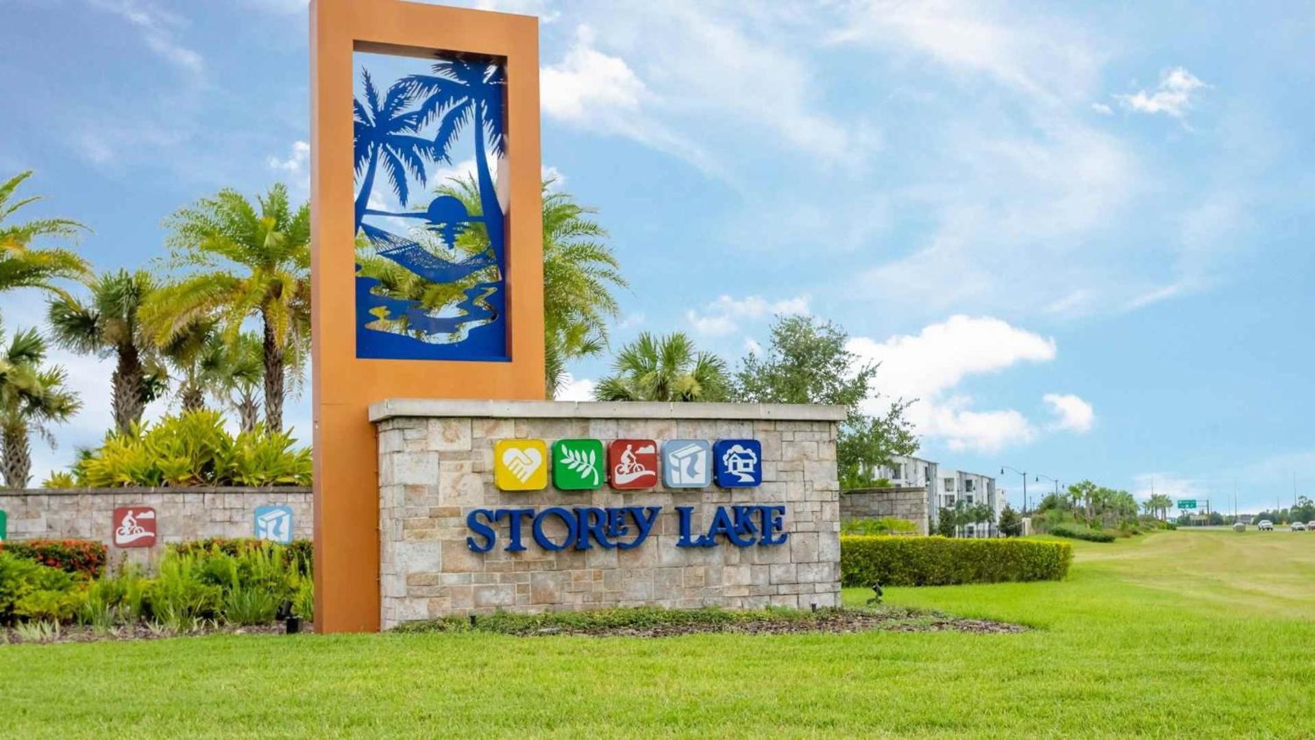 Strategic Condo 2 Bd Close to Disney Storey Lake view 5