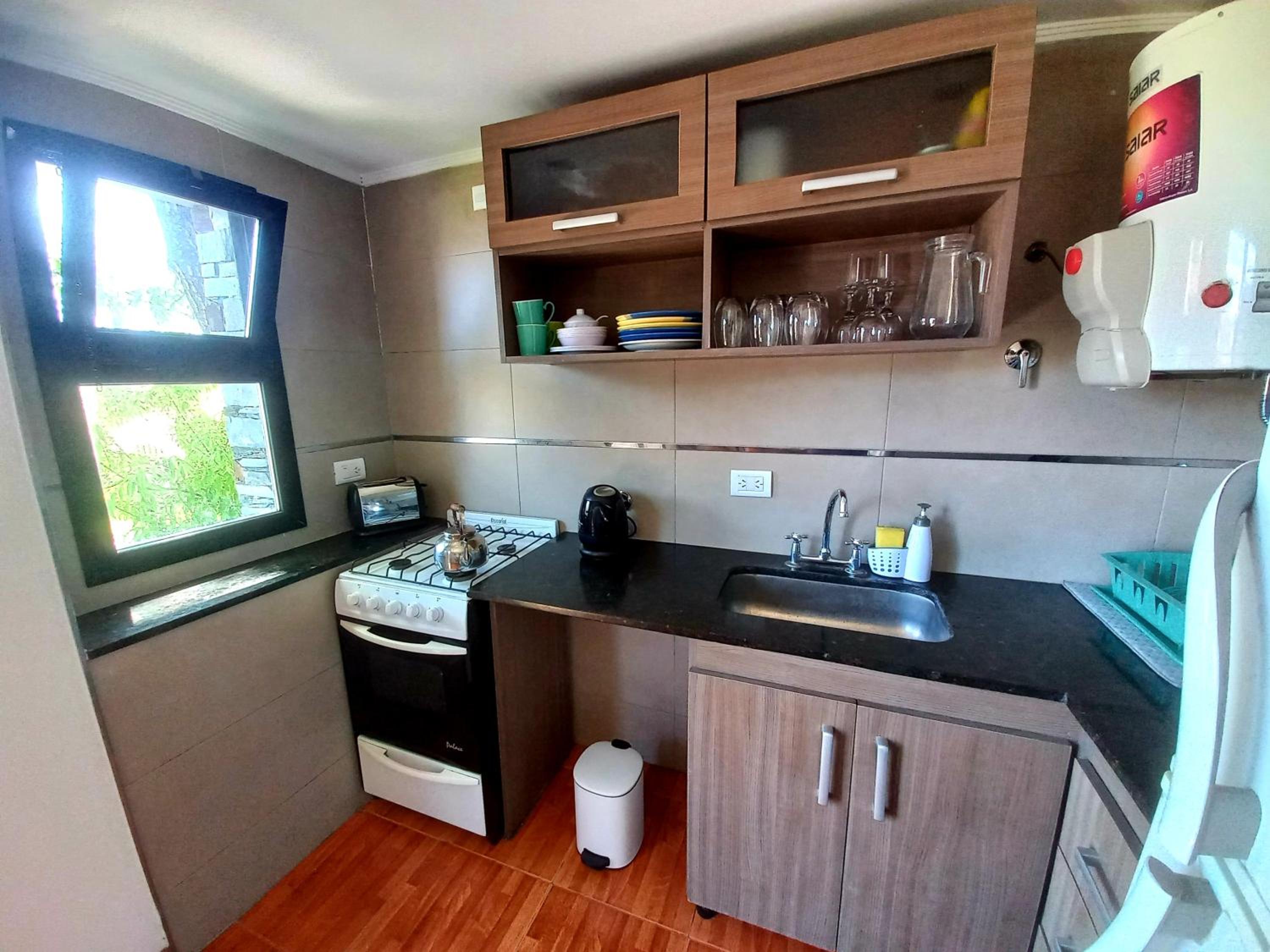 Dpto al frente con cochera y parrilla, a 1 cuadra de la playa