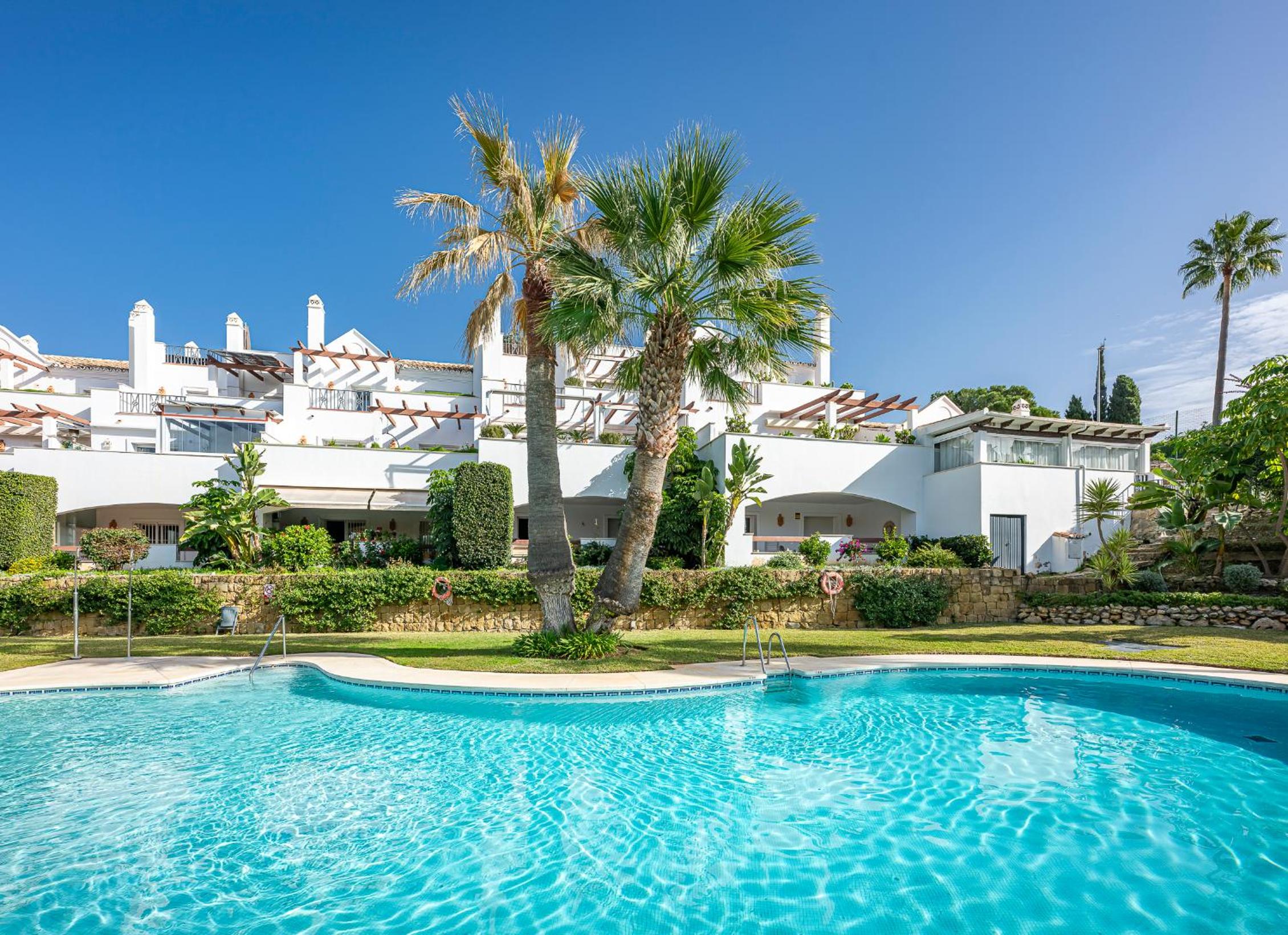 DOLMEN GROUP- Apartment Aloha Royal